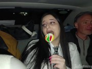 La colegiala JULIETACOPPOLAOK enfiestada en el auto rumbo a su casa luego de estudiar. PARTE 1 2/16