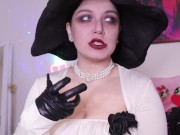 Cosplaying as Lady Dimitrescu 16/16