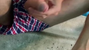 The straight man went out into the entrance and jerked off. Cum with a thick dick.