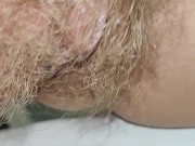 💛 Hairy pussy pees in sink 💦 Perverted mom pissing and dripping creampie