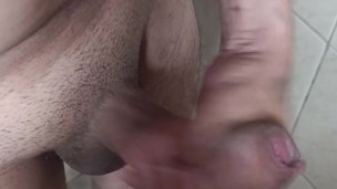 Me saco toda la leche en la ducha para mis seguidores