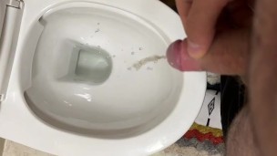 How many doing pe/Me in a toilet