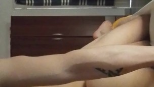 Se me mueve sola la colita con esa verga