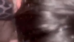 Chupando e babando na pica bem gostoso