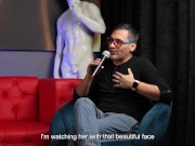 Sara Blonde se folla a un fan de verga ENORME mientras su esposo CORNUDO mira - Juan Bustos Show - Screenshot 2 of 16 - Interview