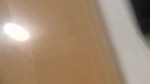 Pareja tiene cita en cine, van a centro comercial y termina en sexo romántico. Real amateur homemade