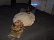 Selbstbefriedigung porno schauen multiple Orgasmen zittern stöhnen Klitoris feuchte Muschi sex 1/16