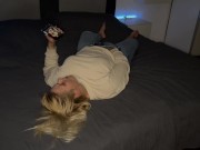 Selbstbefriedigung porno schauen multiple Orgasmen zittern stöhnen Klitoris feuchte Muschi sex 8/16