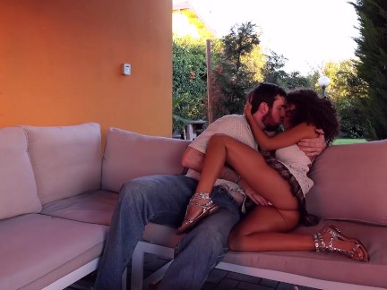 TRADISCE LA SUA RAGAZZA CON ME E FINISCE IN UN THREESOME!  GirthMasterr & Morea Black