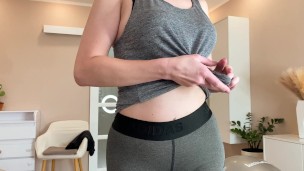 Падчерица Трахается с Отчимом за Деньги - Русское Любительское с Разговорами