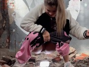 Богиня Катрина Фокс дарит тебе золотой дождь прямо в заброшенном здании - Screenshot 15 of 16 - Goddess