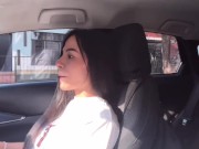 Chica Caliente Es Atrapada Por Extraño En Vía Publica, Tocando Su Estrecho Coño Y El La Ayuda.
