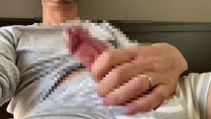 【素人オナニー】接写でイケメン既婚男子がデカチン手コキ射精