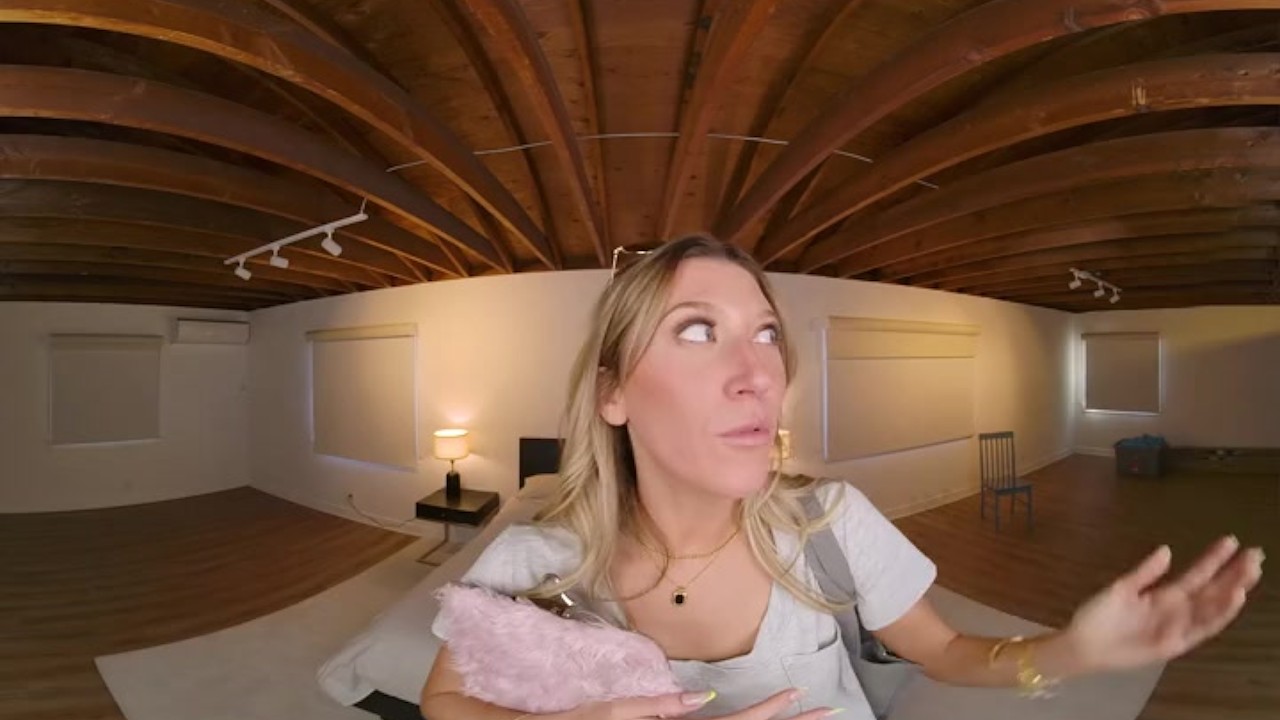 New Realtor Addison Vodka Makes Her First Sale And Now It's Time to Satisfy Her Client - Vídeo de sexo gratis - RedTube
