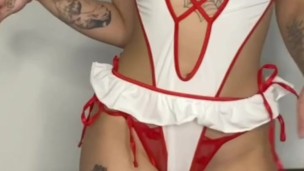 Blondie wants to attract you❤