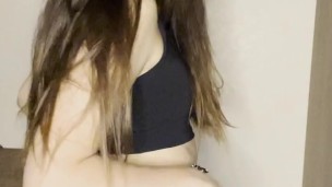 Beautiful bitch in lingerie rubs her ass💕