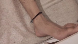 Argentine amputee man rubs his big cock without using his hands and fills everything with cum