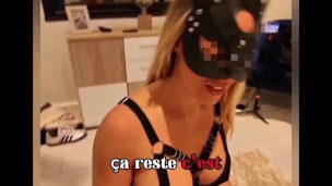 Maddy Keys et son amie se battent vraiment pour un coq !