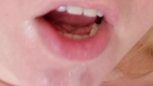 Slobbery show of a hot BBW