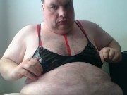 roter BH und Wet Look-BH harte Nippelmassage