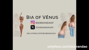 Safada se masturbando