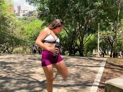 Kolumbijka na ulici skončí s creampie