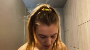 The hottest blowjob in public