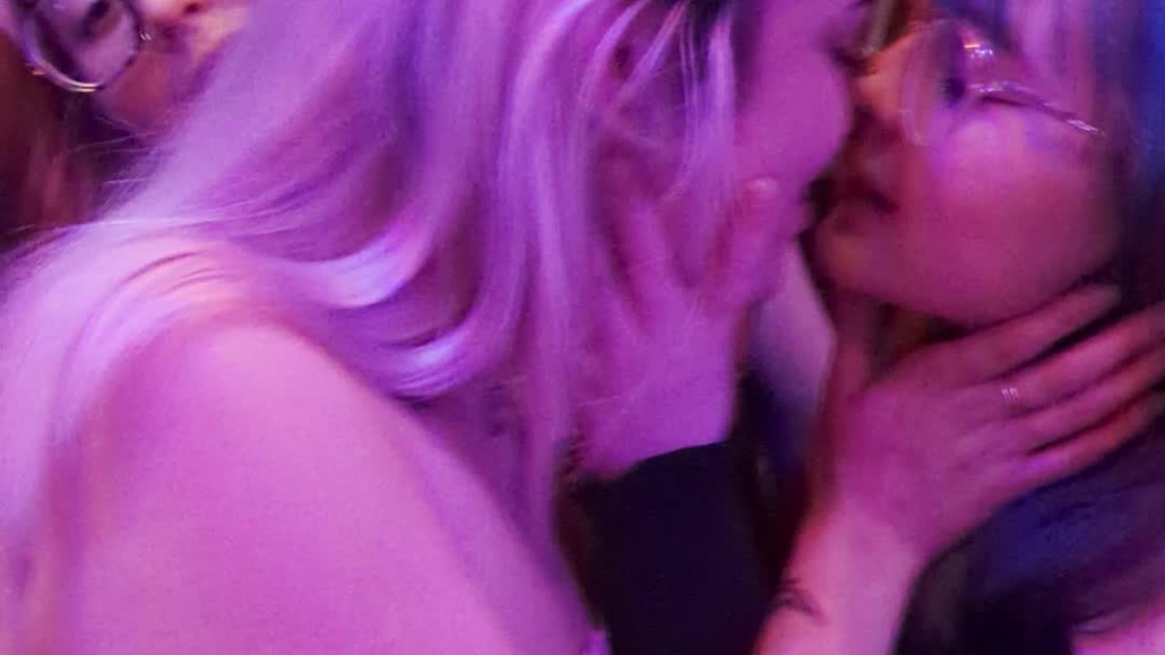 🤫 GIRLFRIEND and her STEPCOUSIN Give Me a Blowjob After The Bar!!! - Threesome