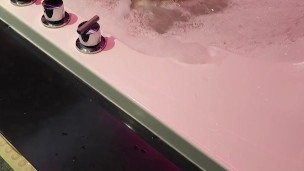 I entered my stepsister's room and se gave me a blowjob