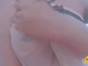 حصلت خو صاحبتي كيظل عليا من ثقبة الباب و انا عريانة كنلعب ف بزازلي شعلتو - Screenshot 15 of 16 - Big Ass Anal