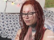 Ersties - Nackte Dehnübungen auf der Yogamatte mit Höhepunkt 11/16