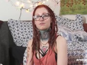 Ersties - Nackte Dehnübungen auf der Yogamatte mit Höhepunkt 14/16