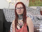 Ersties - Nackte Dehnübungen auf der Yogamatte mit Höhepunkt 6/16