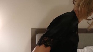 Beautiful Crossdresser takes a dildo in the ass and beats off