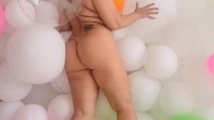 Naked on ballons