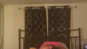 Amateur White Girl Sucking Cock and Getting Fucked While Moaning Loud and Getting Her Pussy Filled