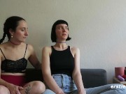 Ersties - Sex-positive lesbische Mädels amüsieren sich miteiander 13/16