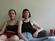 Ersties - Sex-positive lesbische Mädels amüsieren sich miteiander 2/16