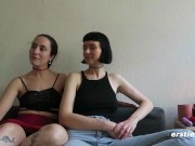 Ersties - Sex-positive lesbische Mädels amüsieren sich miteiander 4/16