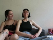 Ersties - Sex-positive lesbische Mädels amüsieren sich miteiander 9/16