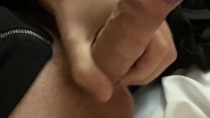 Watch me masturbate my dick in bed and make me cum