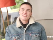 Ersties - Die abenteuerlustige Josie L erforscht sich lustvoll 4/16