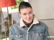 Ersties - Die abenteuerlustige Josie L erforscht sich lustvoll 5/16