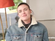 Ersties - Die abenteuerlustige Josie L erforscht sich lustvoll 7/16