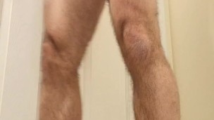 QUICK LEG MUSCLE FLEXING!