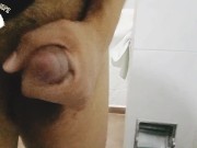 Me masturbo frente al espejo