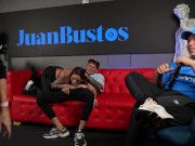 Sara Blonde se atraganta con una verga GORDA enfrente de su CORNUDO en Juan Bustos Show 12/16