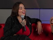 Sara Blonde se atraganta con una verga GORDA enfrente de su CORNUDO en Juan Bustos Show 2/16