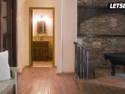 Stacked Stepmom Jennifer White Fucks Hot Stepdaughter - A GIRL KNOWS 1/16