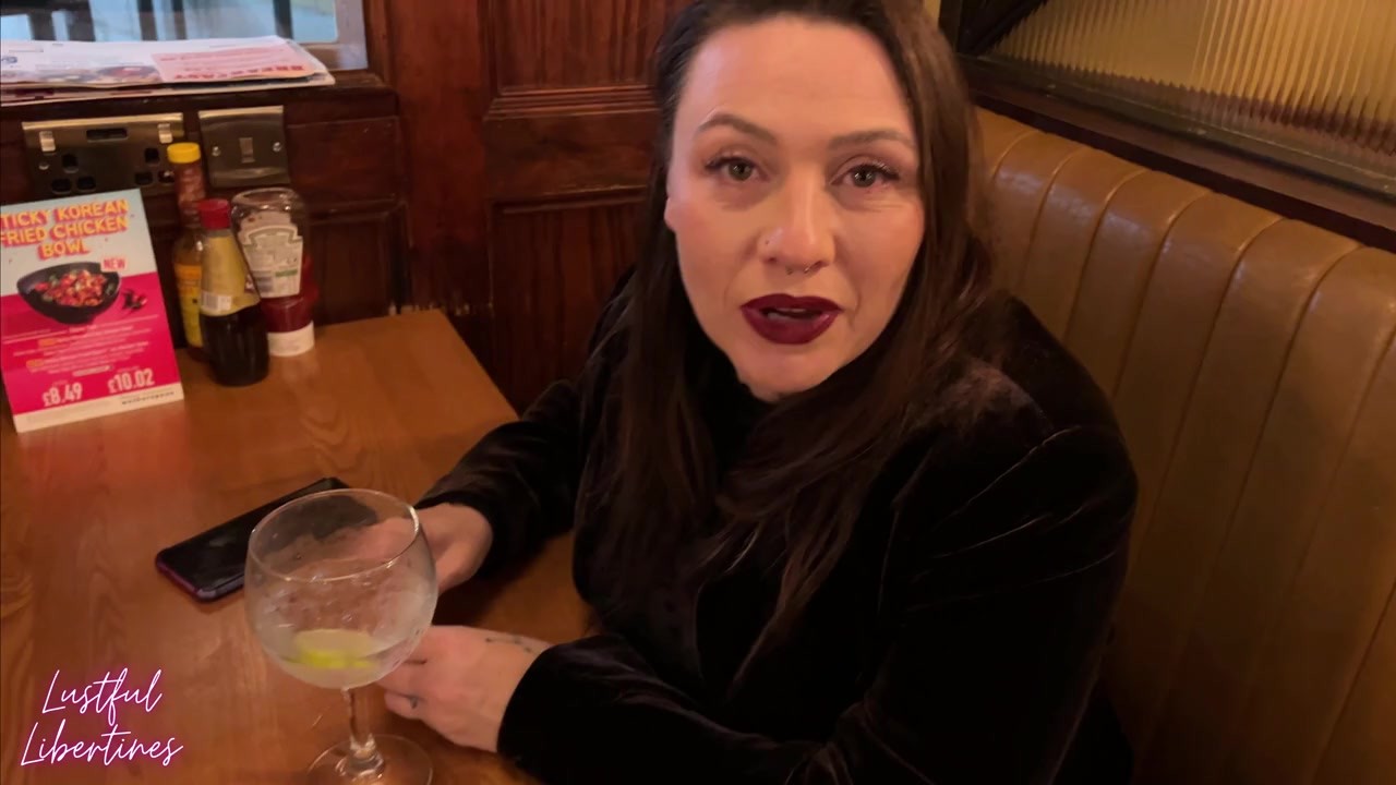 Cheating boss takes surprise facial in pub toilets